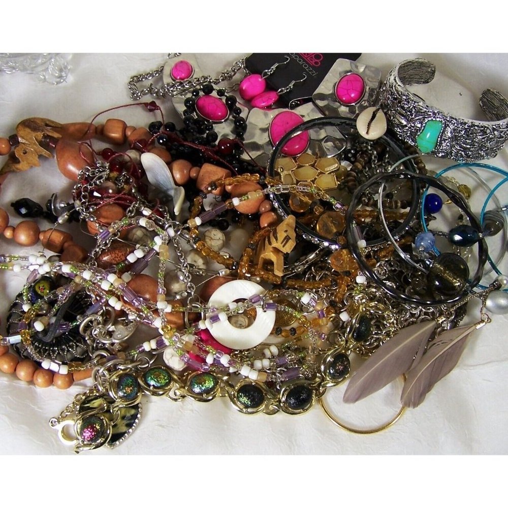 Craft Jewelry Lot 1+ lb Variety of Styles & Materials Wearable Pieces Loose Bead
